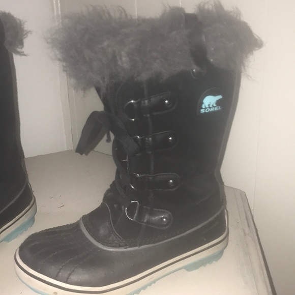 Black winter boots - Picture 2 of 2